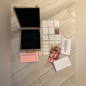 FAO Schwarz Fashion Designer Art Activity Set 15 Design Plates with Wood Case.